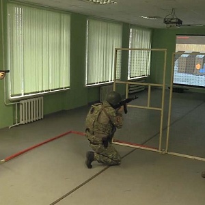 Курсанты командного вуза тренируются в интерактивном тире Рубин